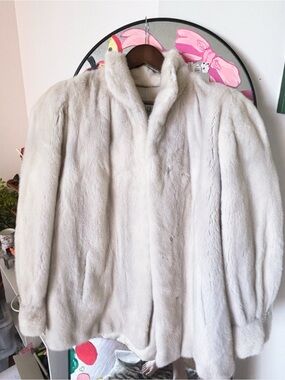 Women's Cream Mink Fur Coat - Elegant Winter Jacket